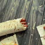 Μπουρίτο με κασκαβάλ και λουκάνικο Πίνδου