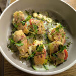 Castello 5. Πέστροφα καπνιστή με αγιολί και πίκλα αγγουριού