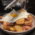 Nava 1. Πατάτες χρυσοβίτσας με αυγά ελευθέρας βοσκής Ηπείρου και μετσοβόνε