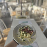 Καντάρι 3. Πατατοσαλάτα χρυσοβίτσας με λουκάνικο μετσόβου