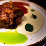 Σείριος 5. Αρνάκι Μπούτσικο με πουρέ πατάτας χρυσοβιτσας σάλτσα σφενδάμο και πετιμέζι